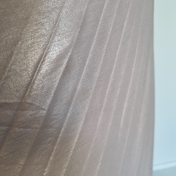 Forever New Metallic Beige Pleated Midi Skirt fits Size 14 - Picture 8 of 9